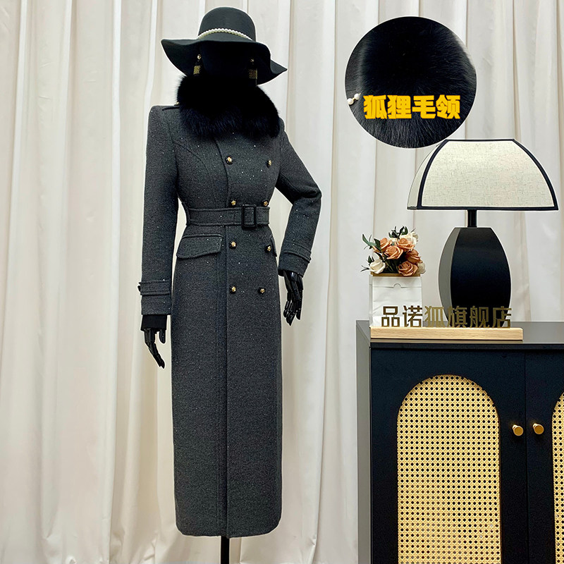 品诺狐加棉加厚编织粗花毛呢外套长款双排扣狐狸毛领灰色亮片大衣