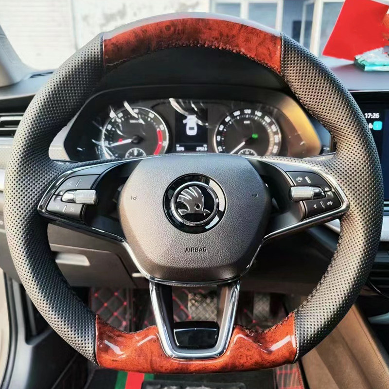 适用于21-24款斯柯达明锐方向盘套真皮柯珞克把套手缝专用全包款