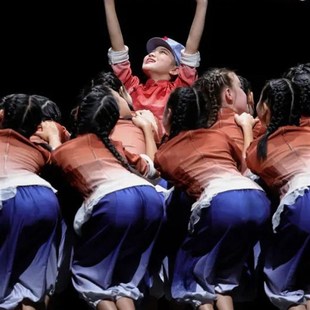 新品第十二届小荷风采朱德的扁担儿童演出服女童舞蹈服扁担道具表