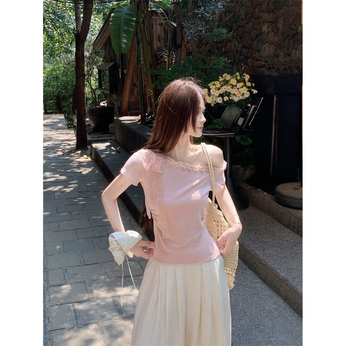 蝴蝶结边斜领粉色短袖t恤女夏季2025设计感小众修身显瘦露肩上衣,女装/女士精品,时尚套装,淘宝优惠券,粉丝福利购,淘宝优惠卷