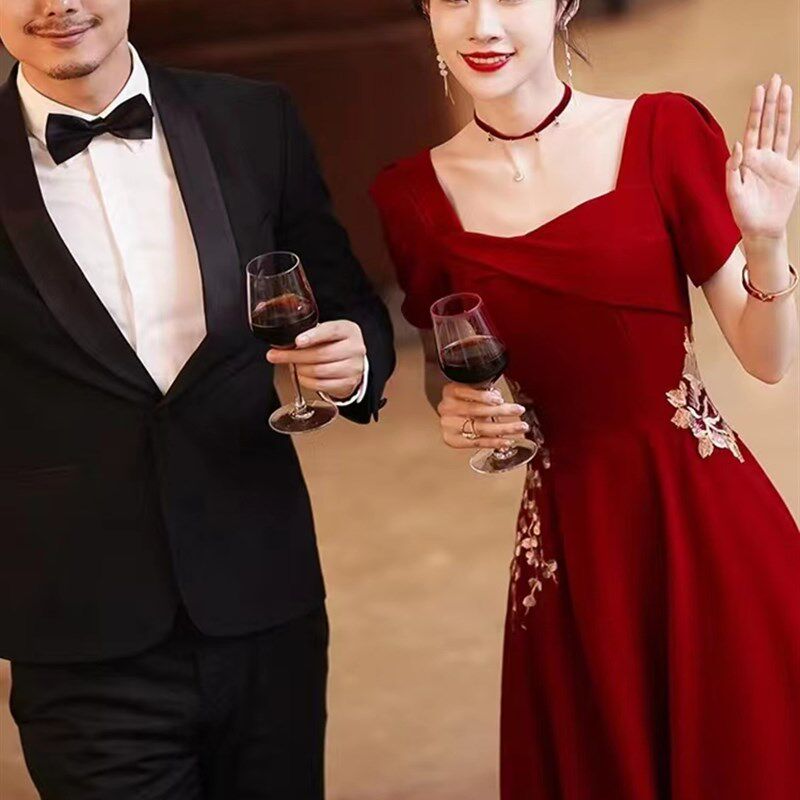 结婚敬酒服新娘酒红色订婚长款晚礼服小个子婚礼聚会缎面连衣裙女