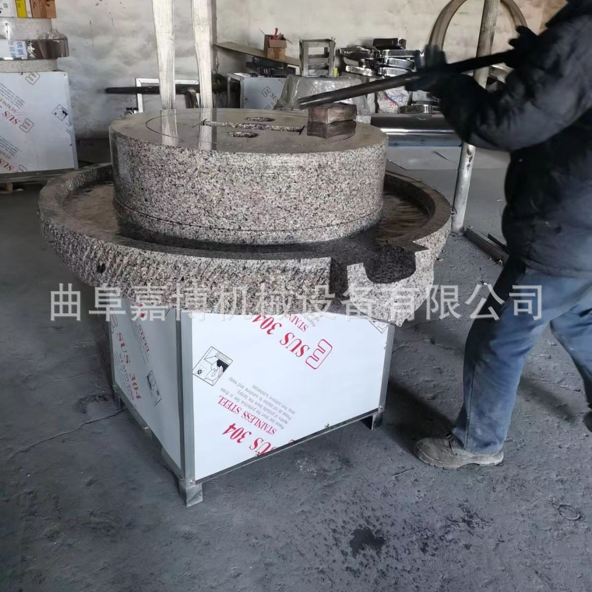 电动商用石磨芝麻酱机 小型全麦面粉石磨机 60型肠粉豆浆石磨机