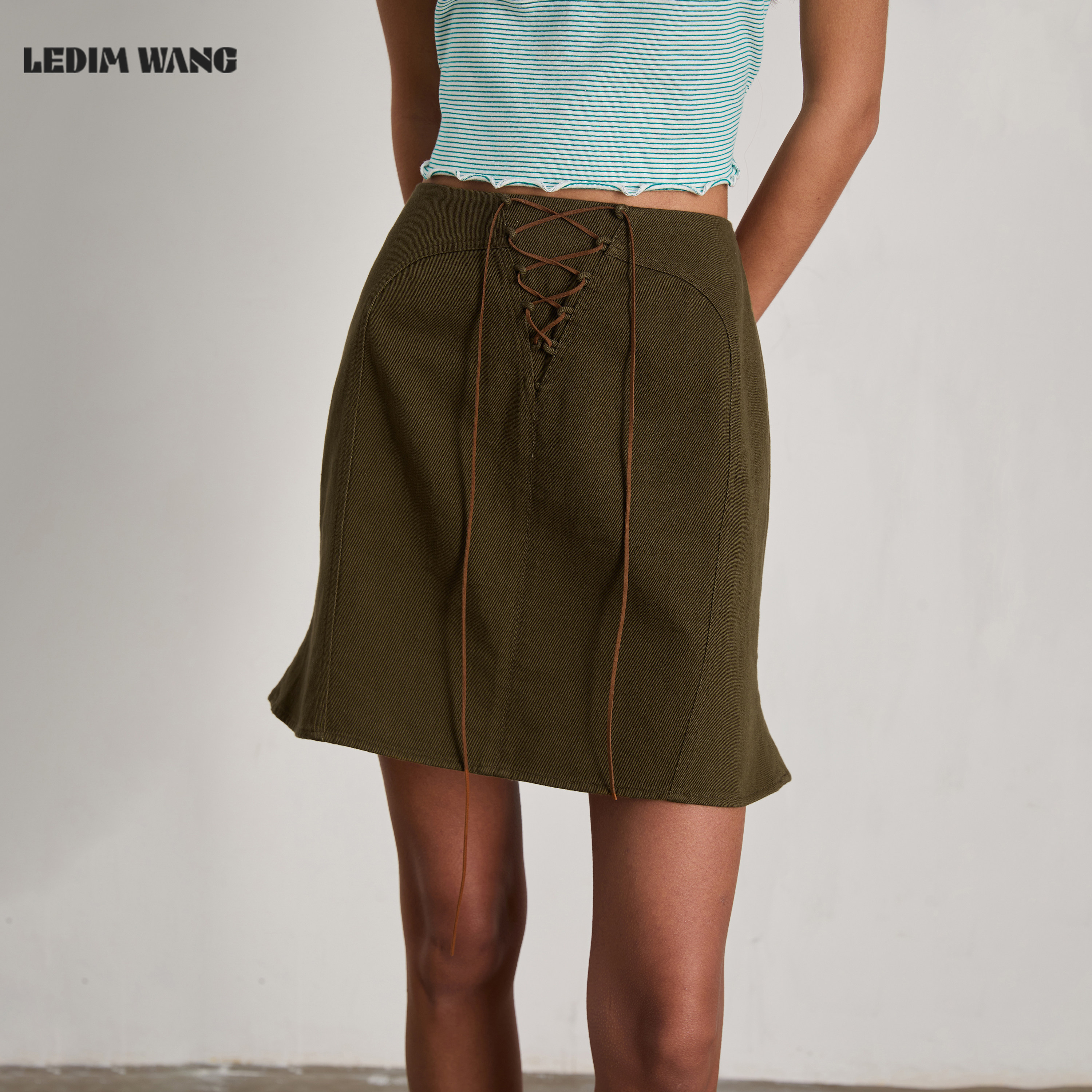LEDIM WANG翘边鱼尾A字半身裙女军绿色复古纯棉短裙2026夏季新款