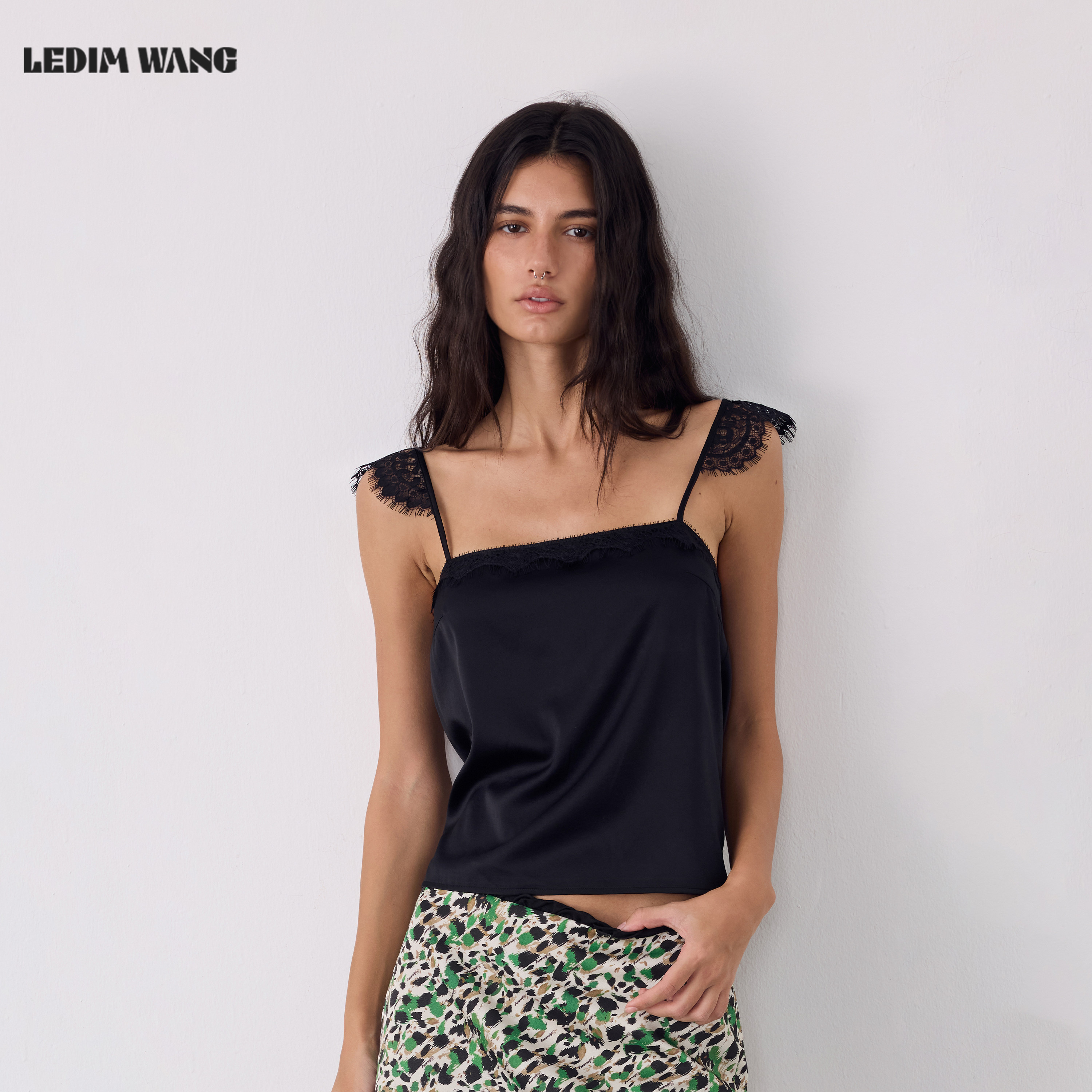 LEDIM WANG法式一字方领内搭吊带背心女黑色短款无袖上衣26夏新款