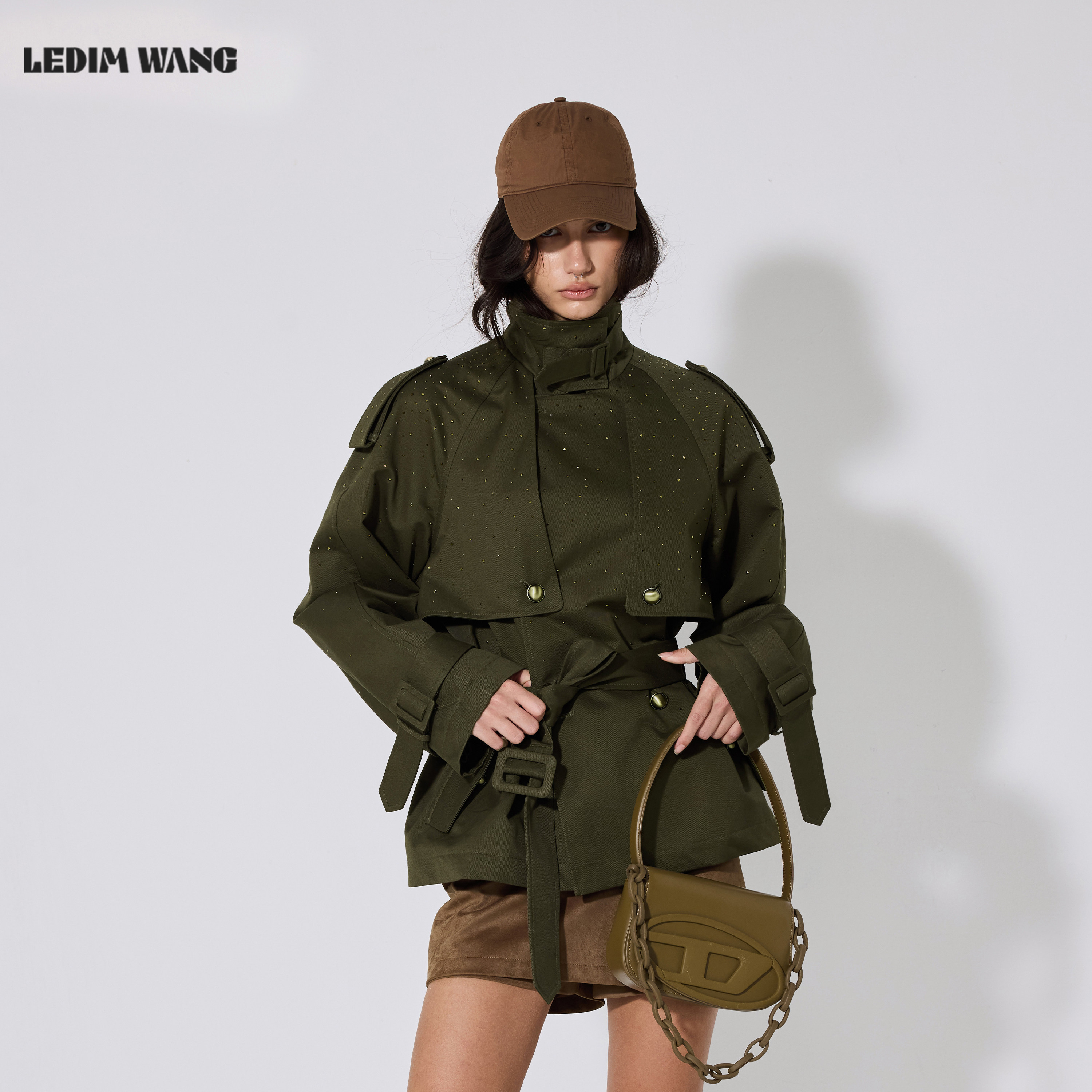 LEDIM WANG高智烫钻短款风衣外套女秋季26新款军绿色廓形直筒上衣