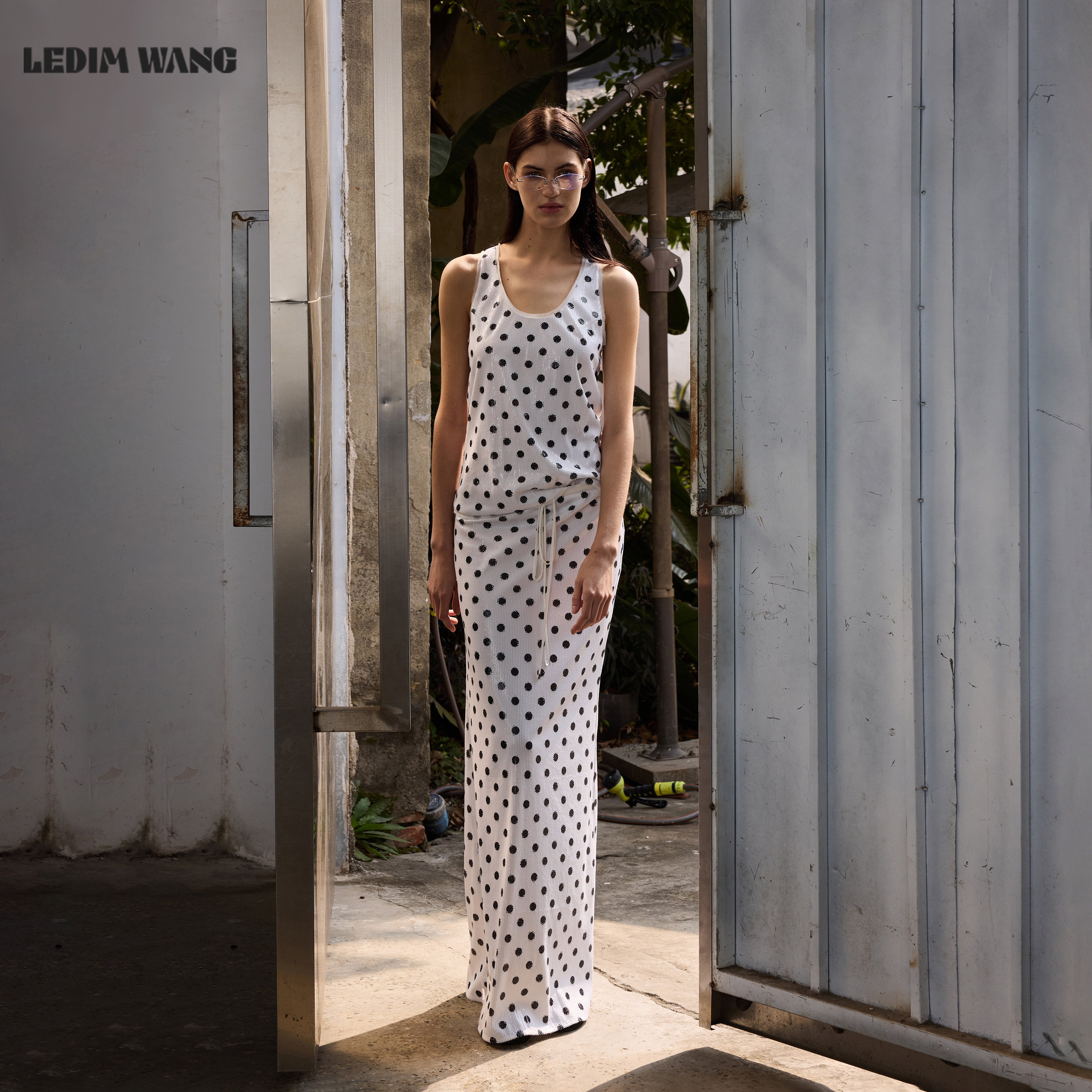LEDIMWANG复古黑白波点时尚套装图片