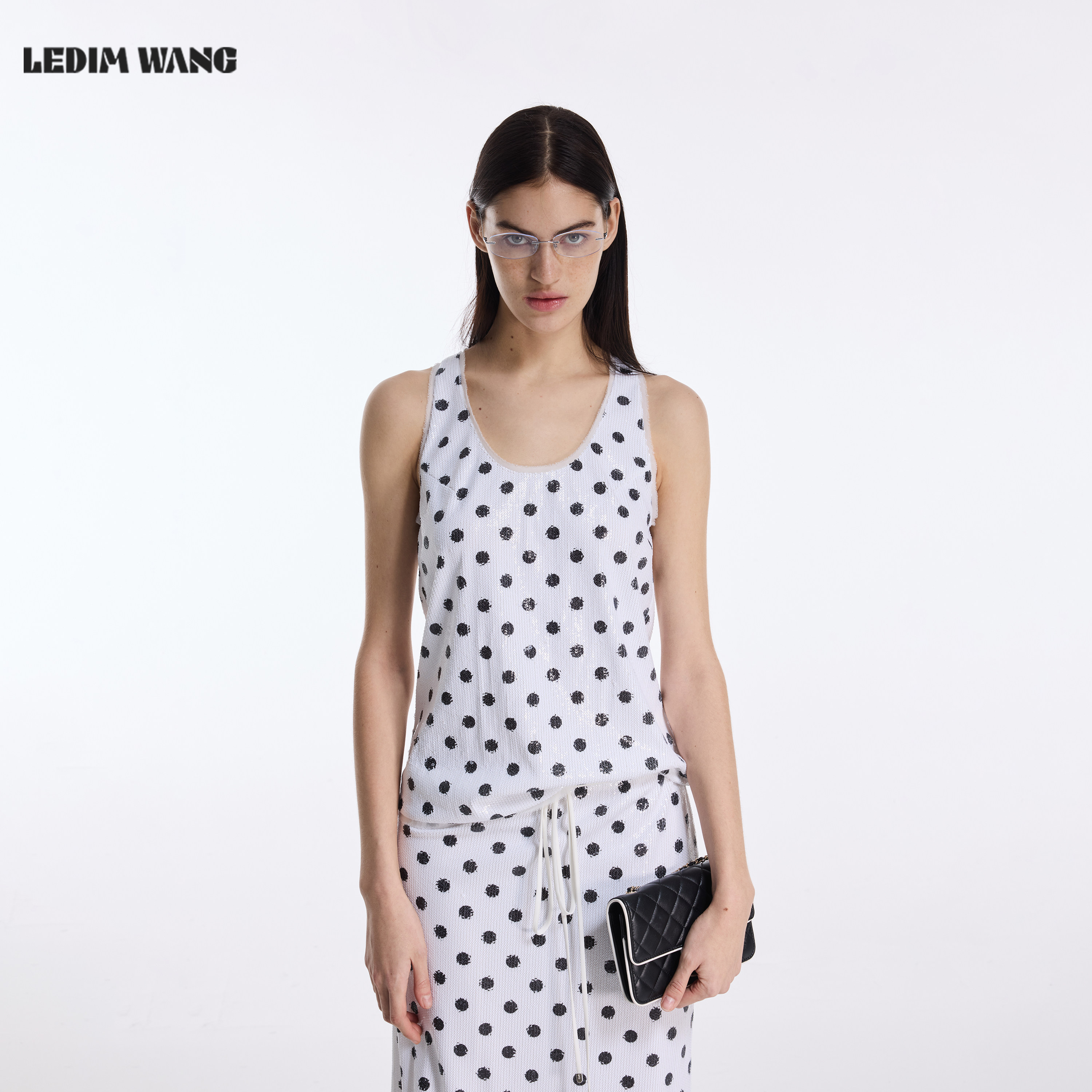 LEDIM WANG黑白波点珠片吊带背心女2026春夏新款U领白色收腰上衣