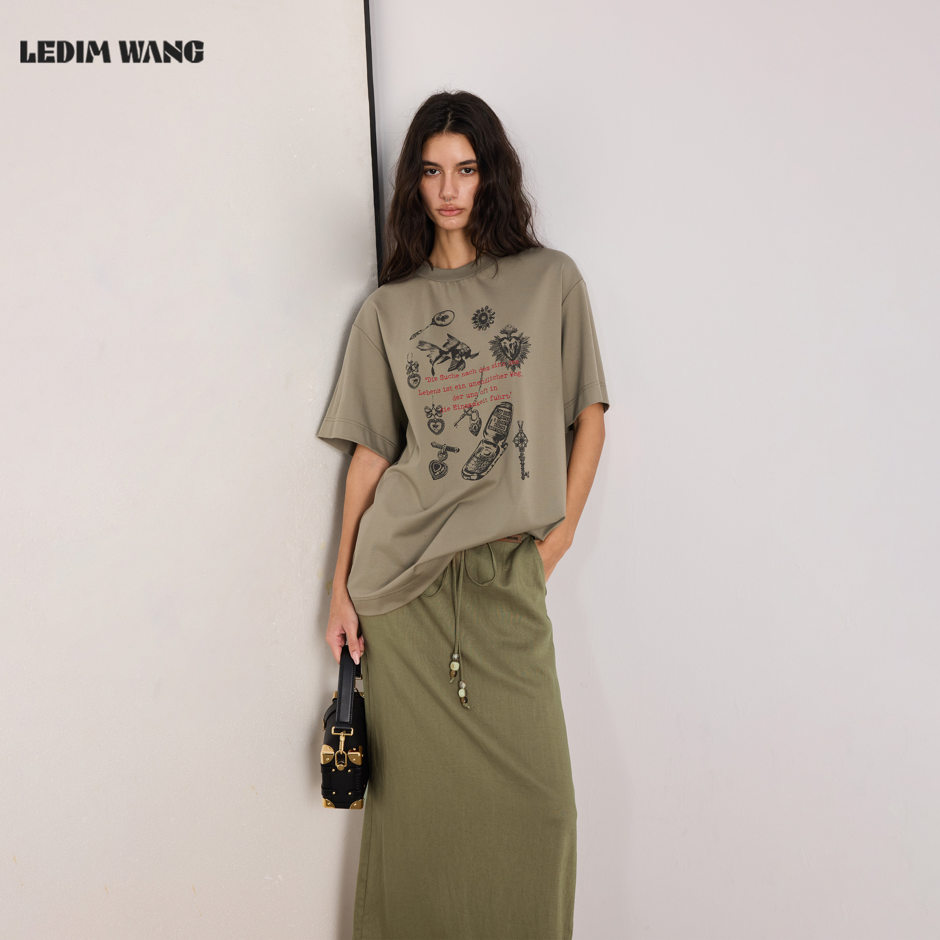 LEDIM WANG系带印花短袖T恤女灰绿色直筒休闲百搭上衣2026夏新款