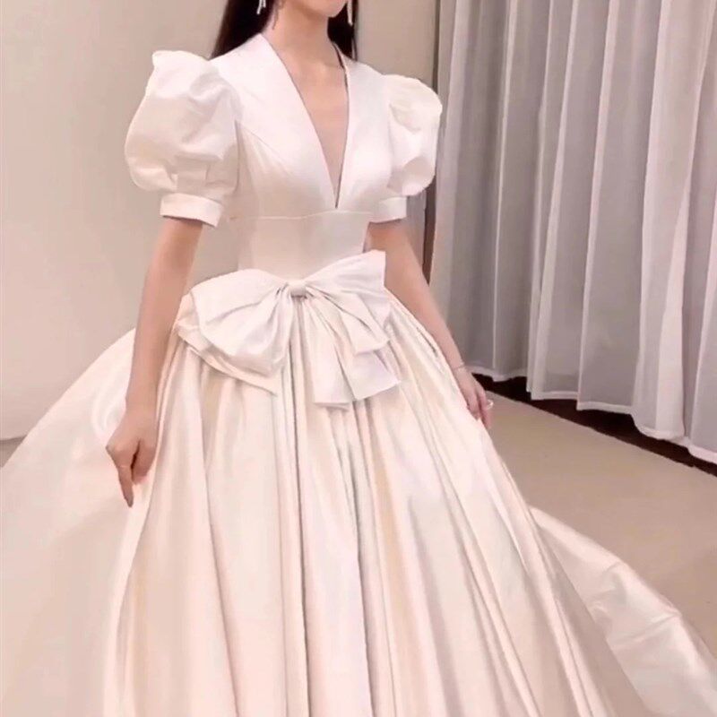 2025新款缎面主婚纱简约齐地复古显瘦遮粗手臂赫本风韩式保守极简