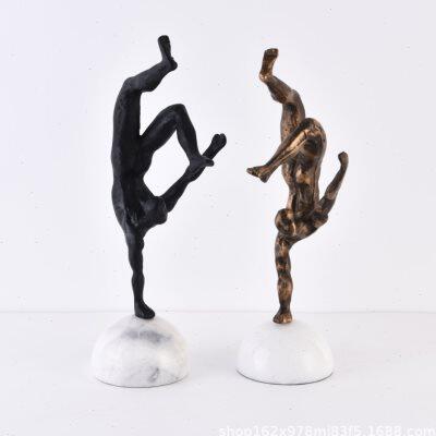 极速铸铁人物摆件样板房样品屋展示中心桌面书柜架子人物工艺礼品