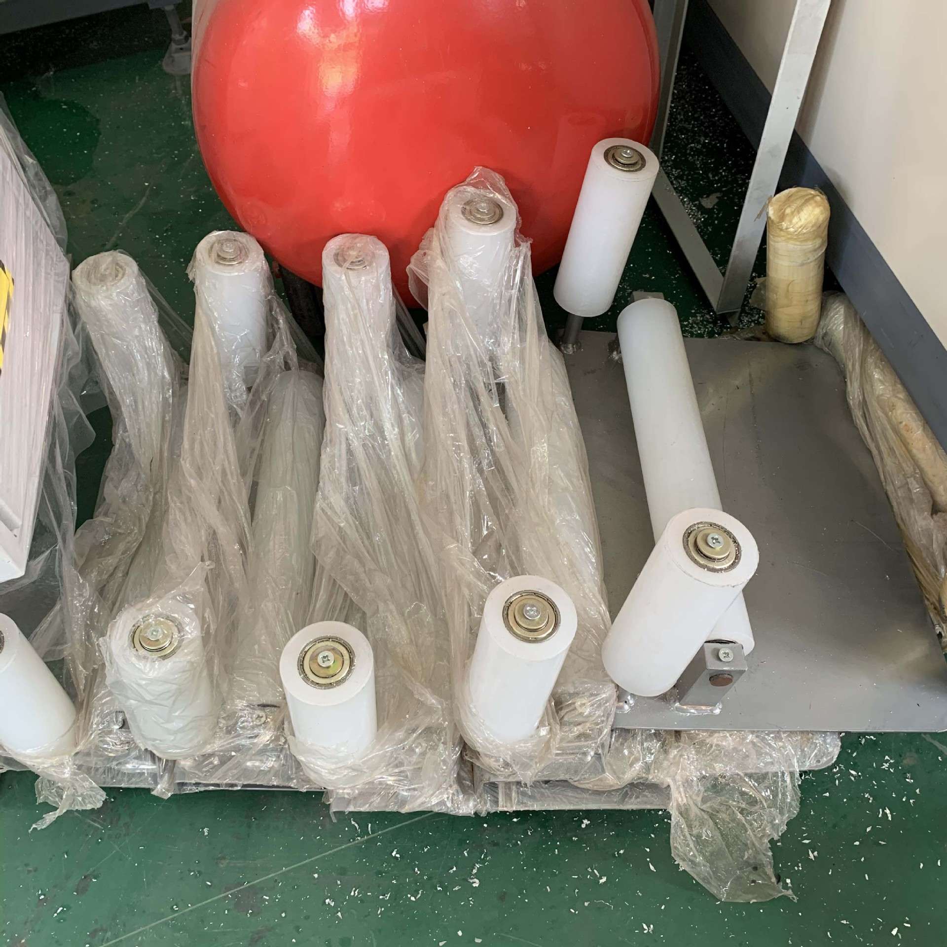 铝型材卸货小滑轮 上下车传输搬运架 滚筒拖动架 托辊装卸货送料