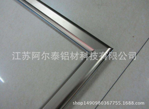 挤压生产各种大小规格展板边框铝型材