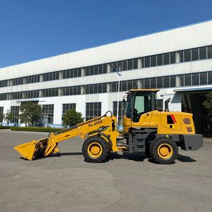 四輪驅(qū)動柴油伸縮臂裝 加長臂工作高度更高工作效率更快 載機(jī)