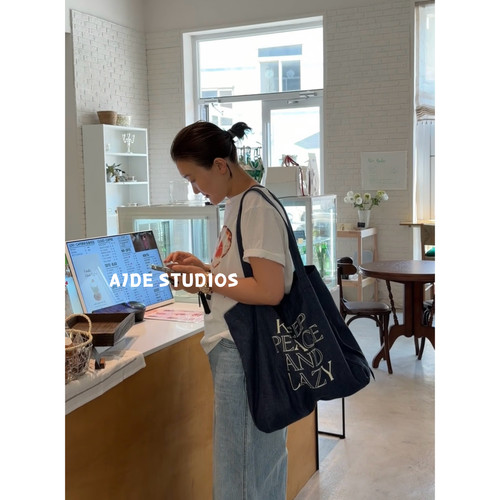 趣味印花短袖正肩小个子T恤女