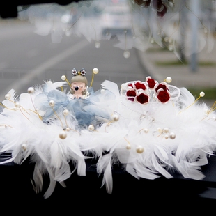 2025新款汽车摆件中控台可爱公主网红车载车内高级感车内饰品女生