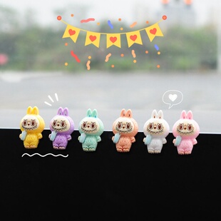 车载屏幕趴趴装饰摆件迷你拉布布可爱泡泡玛特汽车装饰车内饰品