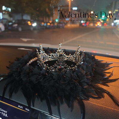 轻奢水钻皇冠加密羽毛车用摆件