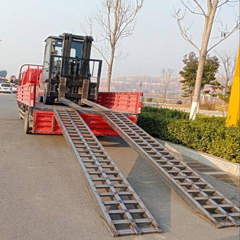 叉车专用上车高强度合金钢锰钢爬梯挖机铲车装载机收割机过桥