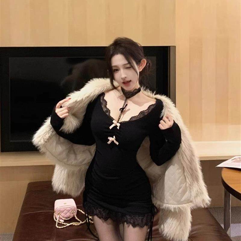 挂脖黑色领蕾丝长袖连衣裙女秋冬修身性感纯欲辣妹内搭包臀短裙