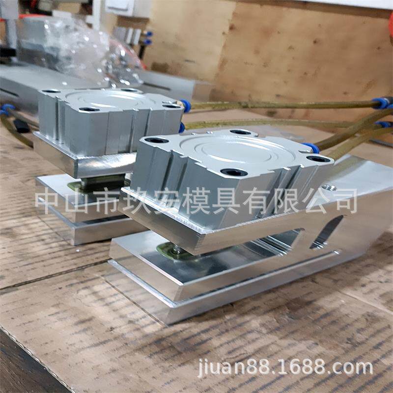 广东玖安模具供应32x6x10mm 飞机孔老式挂孔气动冲孔模具