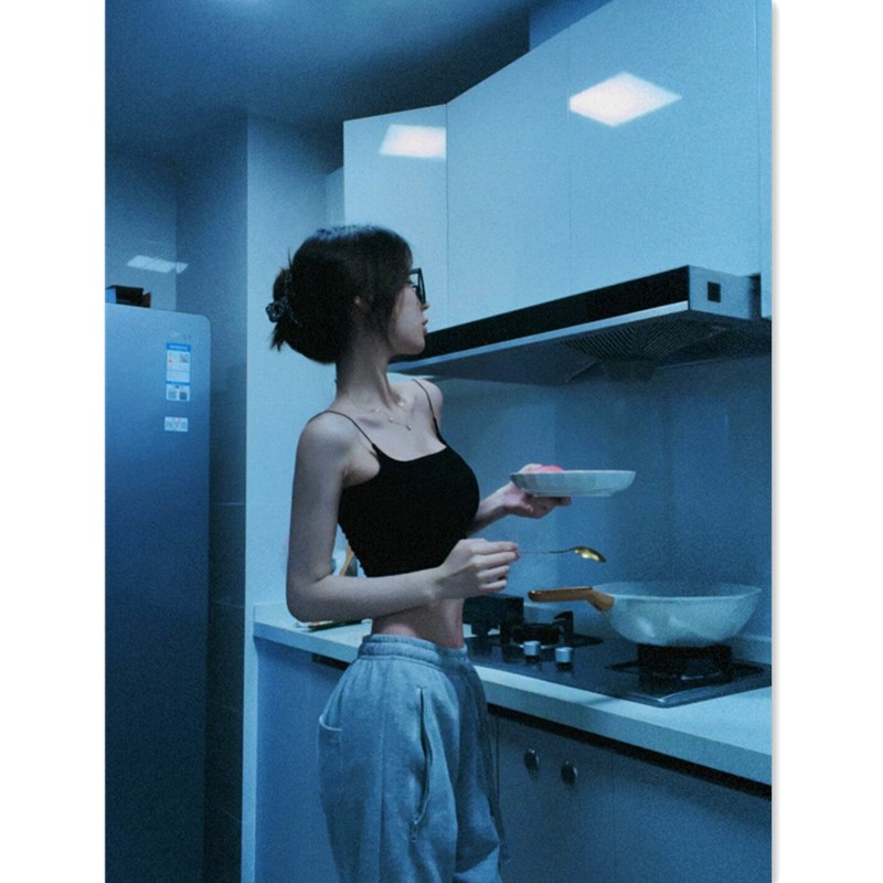 速发性感甜辣黑色小背款吊带美季外穿无袖抹胸夏背打底短心上衣