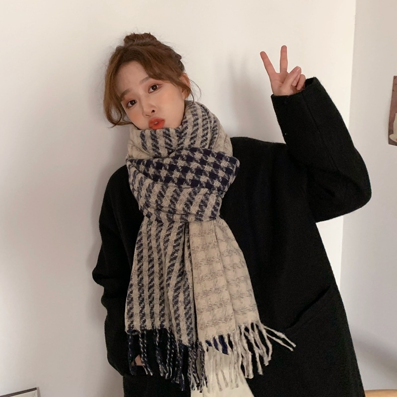 新款百搭加厚长款围巾女冬季韩系氛围感围脖蓝色披肩学生情侣格子