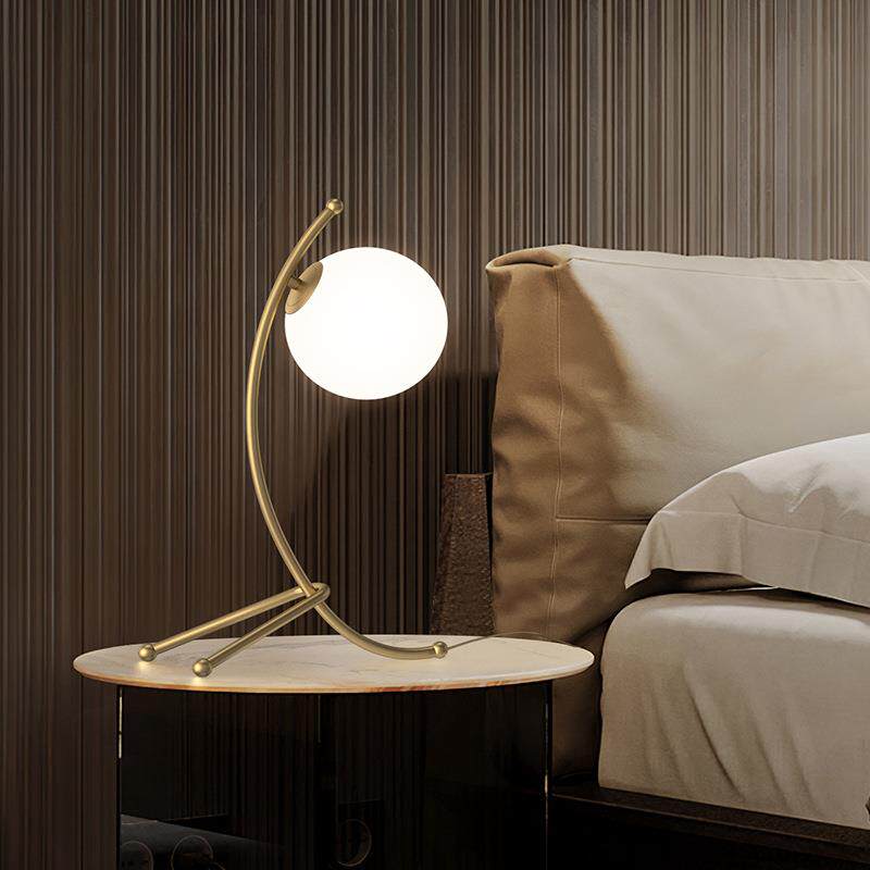 北欧简约台灯卧室床头柜灯创意后现代房间温馨浪漫全铜玻璃圆球灯