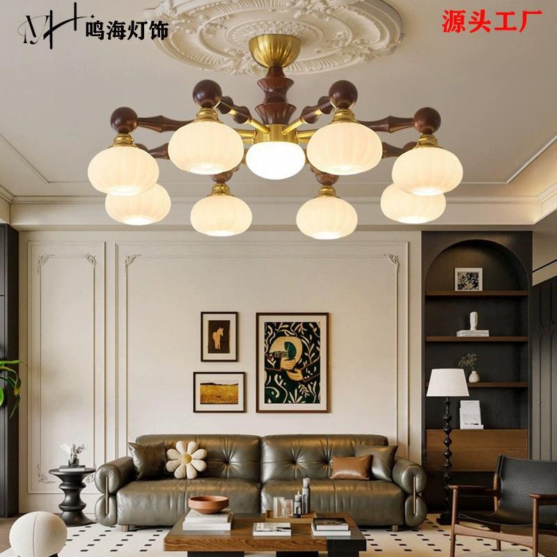 法式中古风客厅吊灯美式复古2025新款胡桃木色奶油风大厅主卧灯具