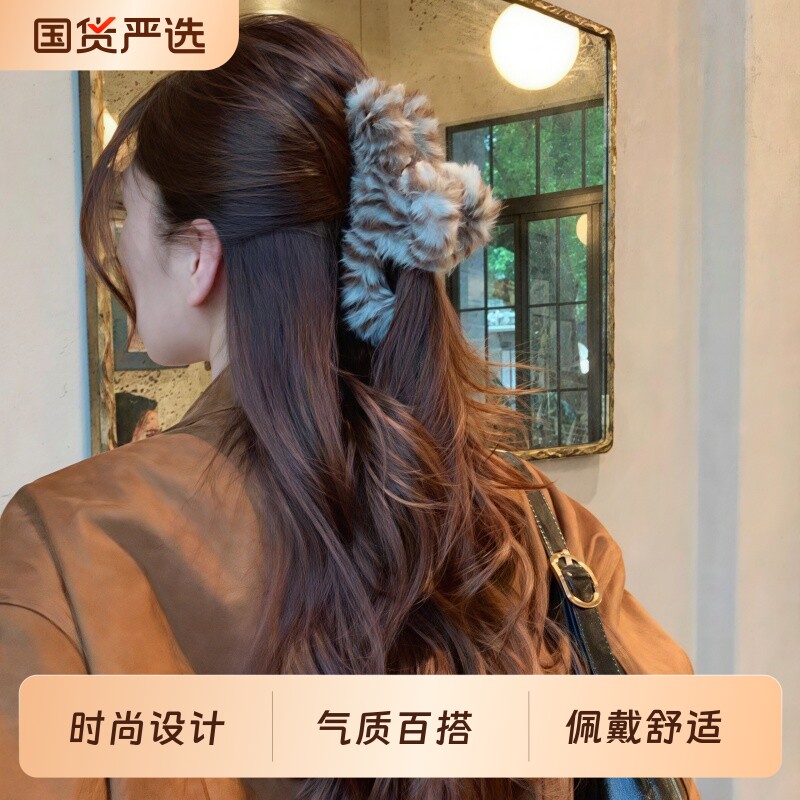 秋冬高级感毛绒豹纹抓夹2026女款大号后脑勺鲨鱼夹盘发发夹子头饰