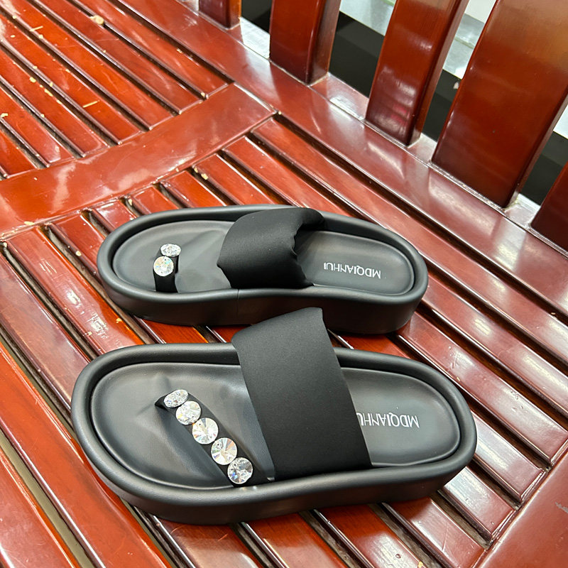 美黛千慧时尚拖鞋女外穿2024夏新款百搭休闲时尚软底厚底29-77116