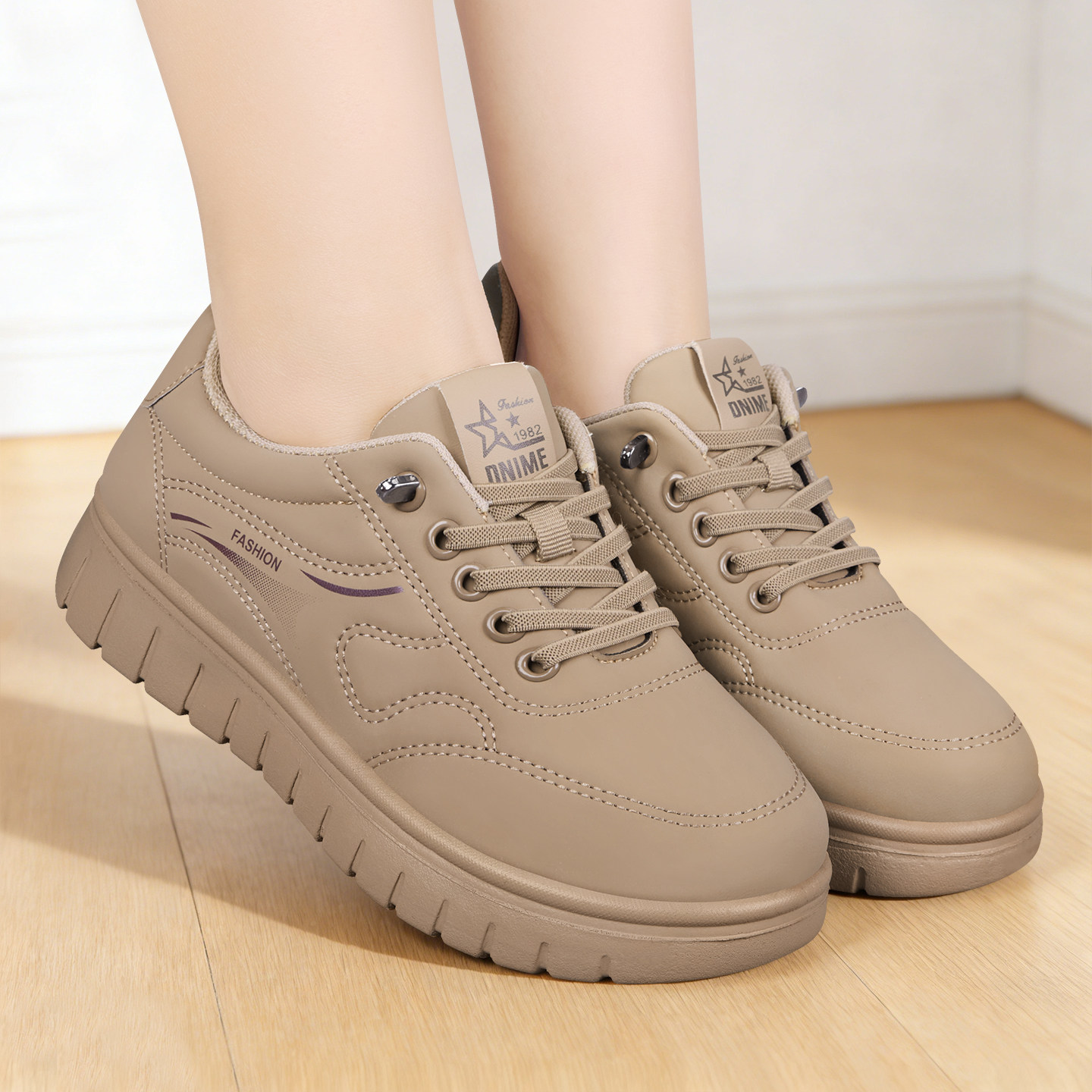 老北京布鞋女春新款中老年运动休闲鞋防滑软底一脚蹬不累脚妈妈鞋