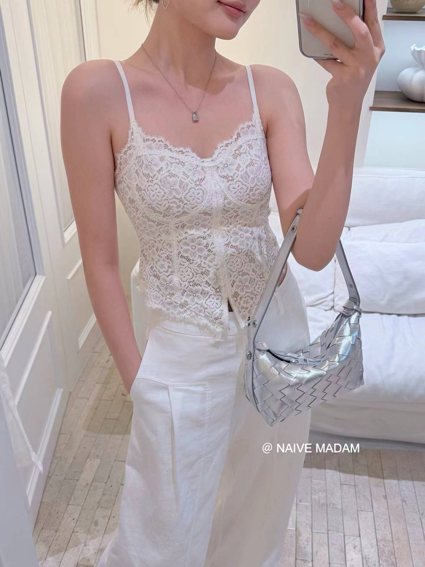 内目25337不规则股线蕾丝吊带背心秋冬季带胸垫收副乳防下垂美背