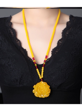 老蜜蜡琥珀吊坠血珀男女款长款项链鸡油黄毛衣链人工蜜蜡吊坠水滴