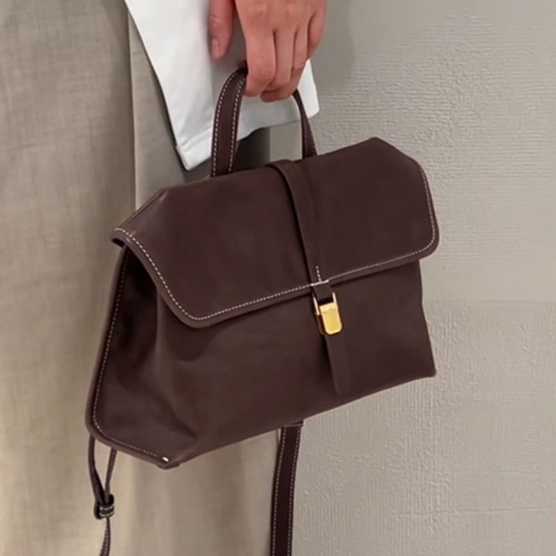 真皮植鞣头层牛皮单肩邮差包