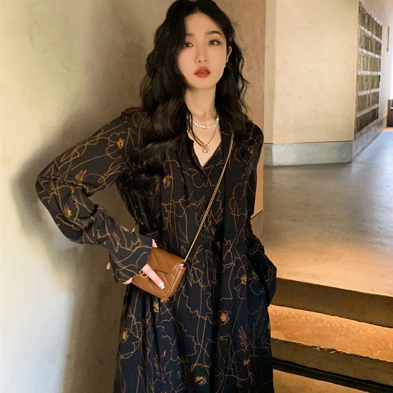 速发任小艺法众复裙V领简笔画印花裙设计感小式连衣古长款