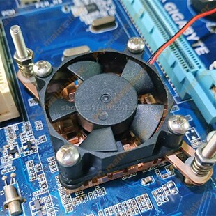 速发纯铜破槽南北桥路由热器位固定风扇风冷散热片散带孔5*5*4