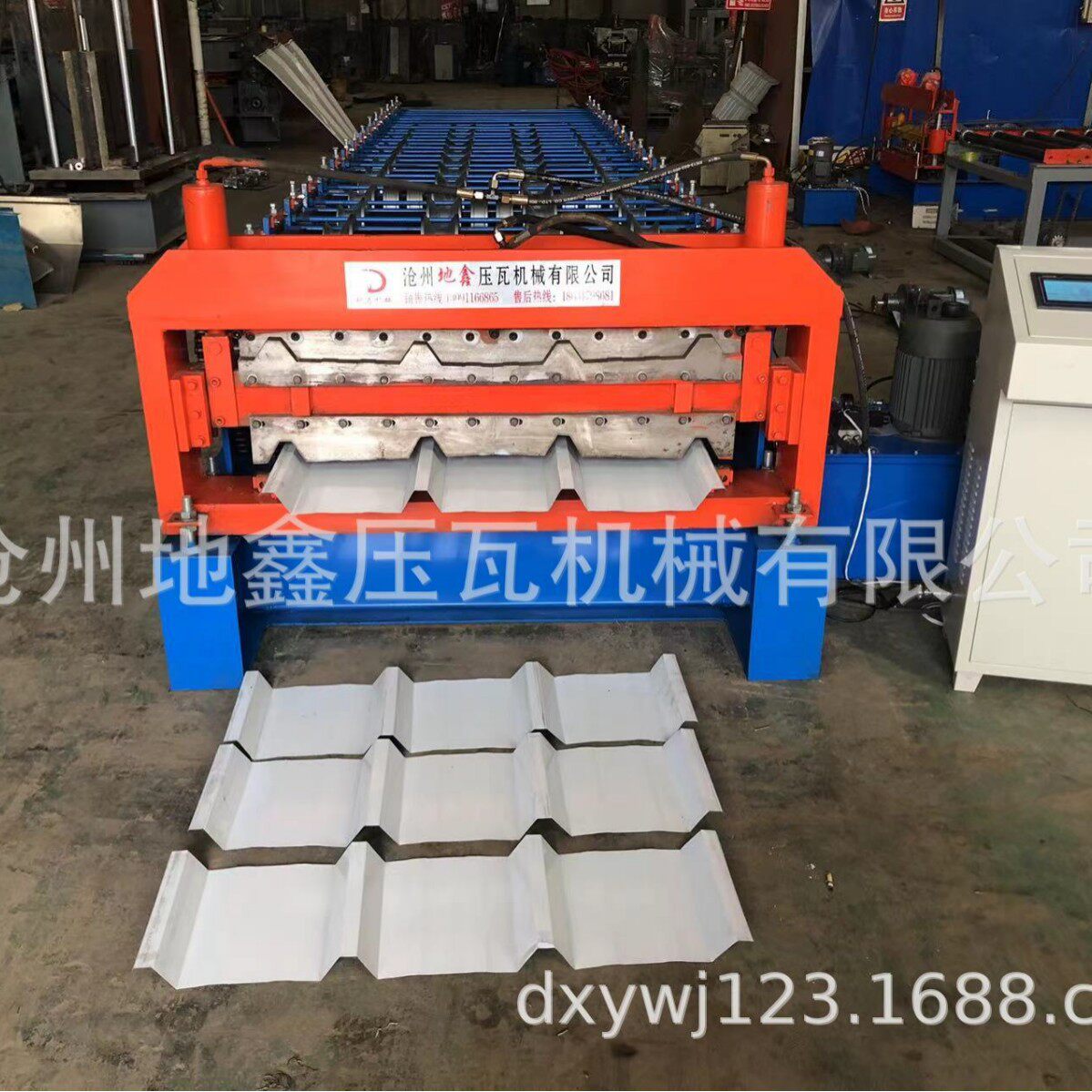 销往加纳4峰单板压瓦机彩钢瓦机器沧州地鑫压瓦机