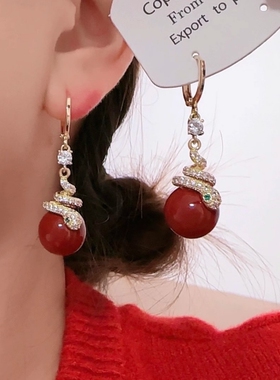 新年红色蛇形珍珠耳环2025新款高级感水钻耳扣女蛇年创意国风耳饰