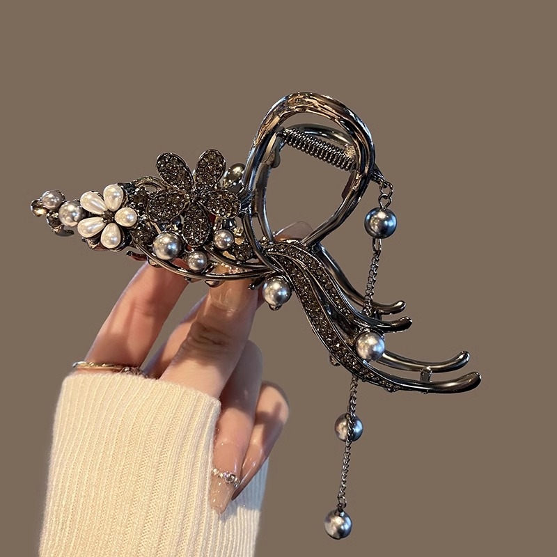 高级感花朵珍珠流苏抓夹水钻发夹