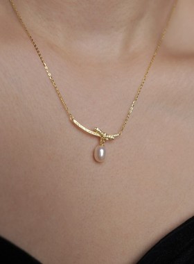 极速浪漫舞会法式复古v优雅百搭微镶设计感小众淡水珍珠项链