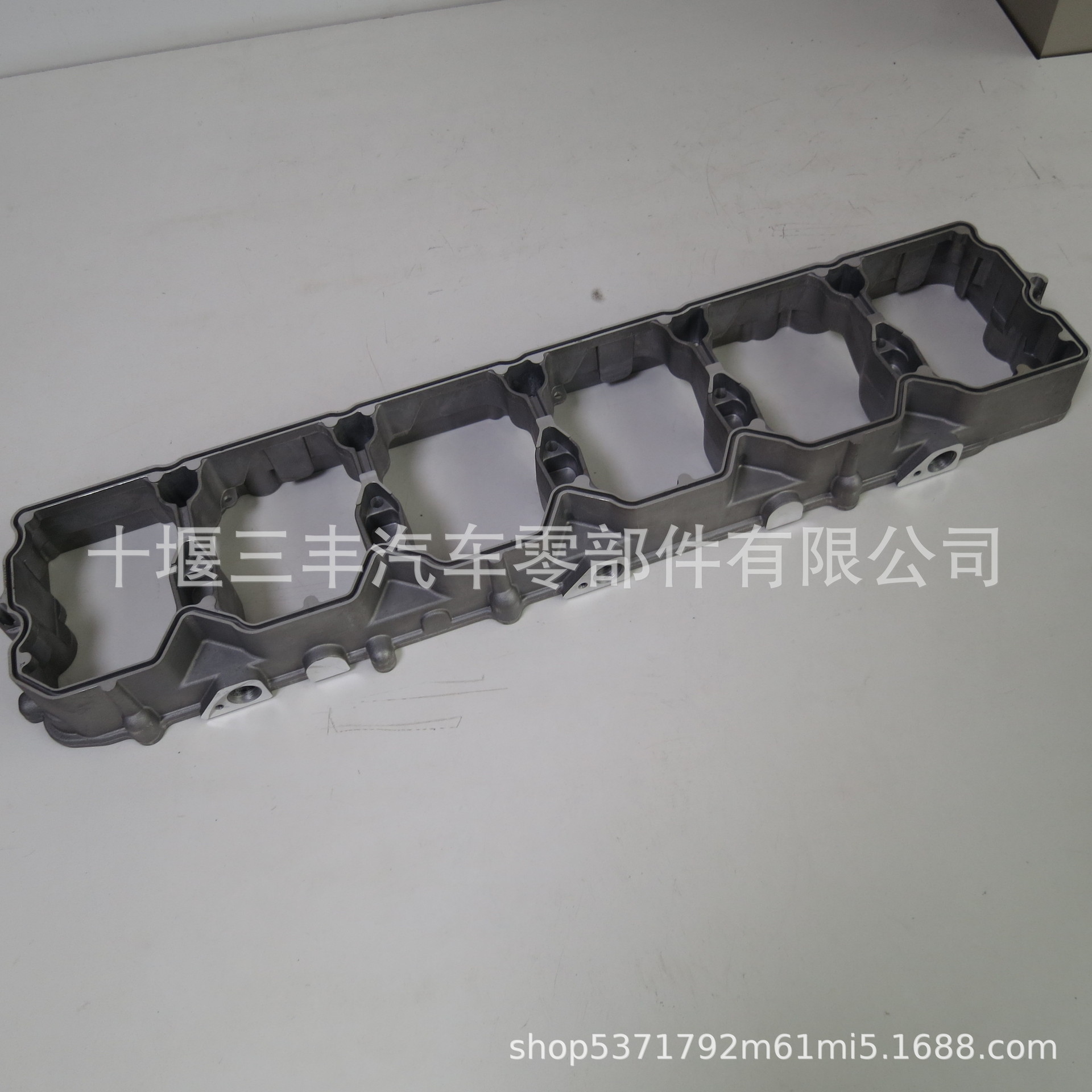 发动机配件6L摇臂室L375 3967265