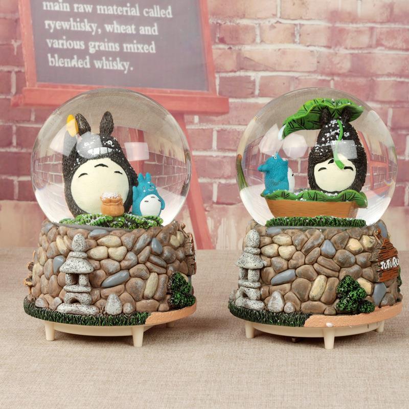 创意音乐铃摆件卡通礼品森林龙猫带灯音乐盒飘雪水晶球八音盒