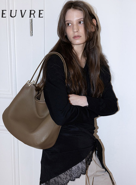 允仔郑丽媛同款loeuvre真皮单肩手提女软皮大容量托特包 FA5AB339