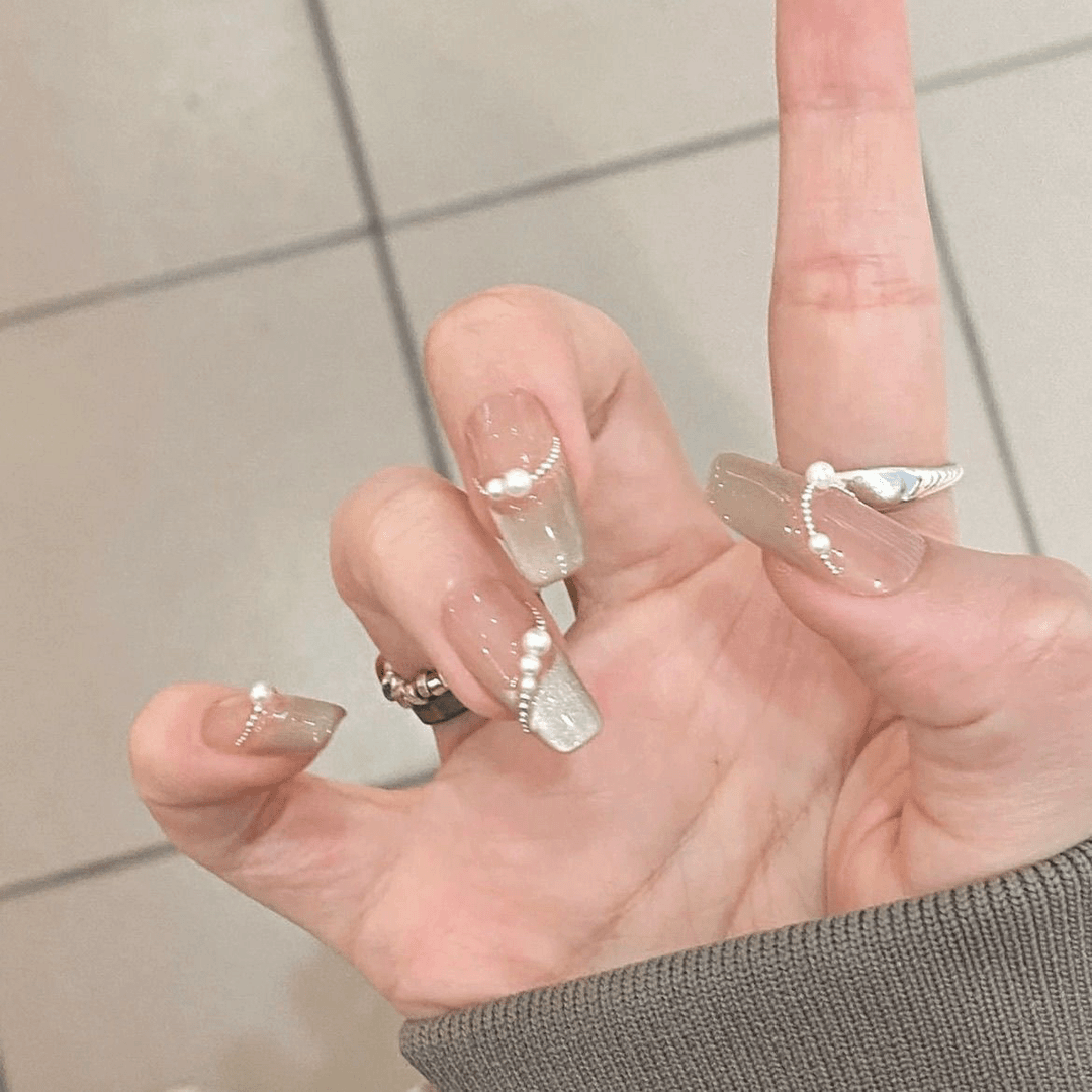 珠光宝气婚庆手工穿戴甲法式甜酷风珍珠显白短款美甲成品指甲贴片