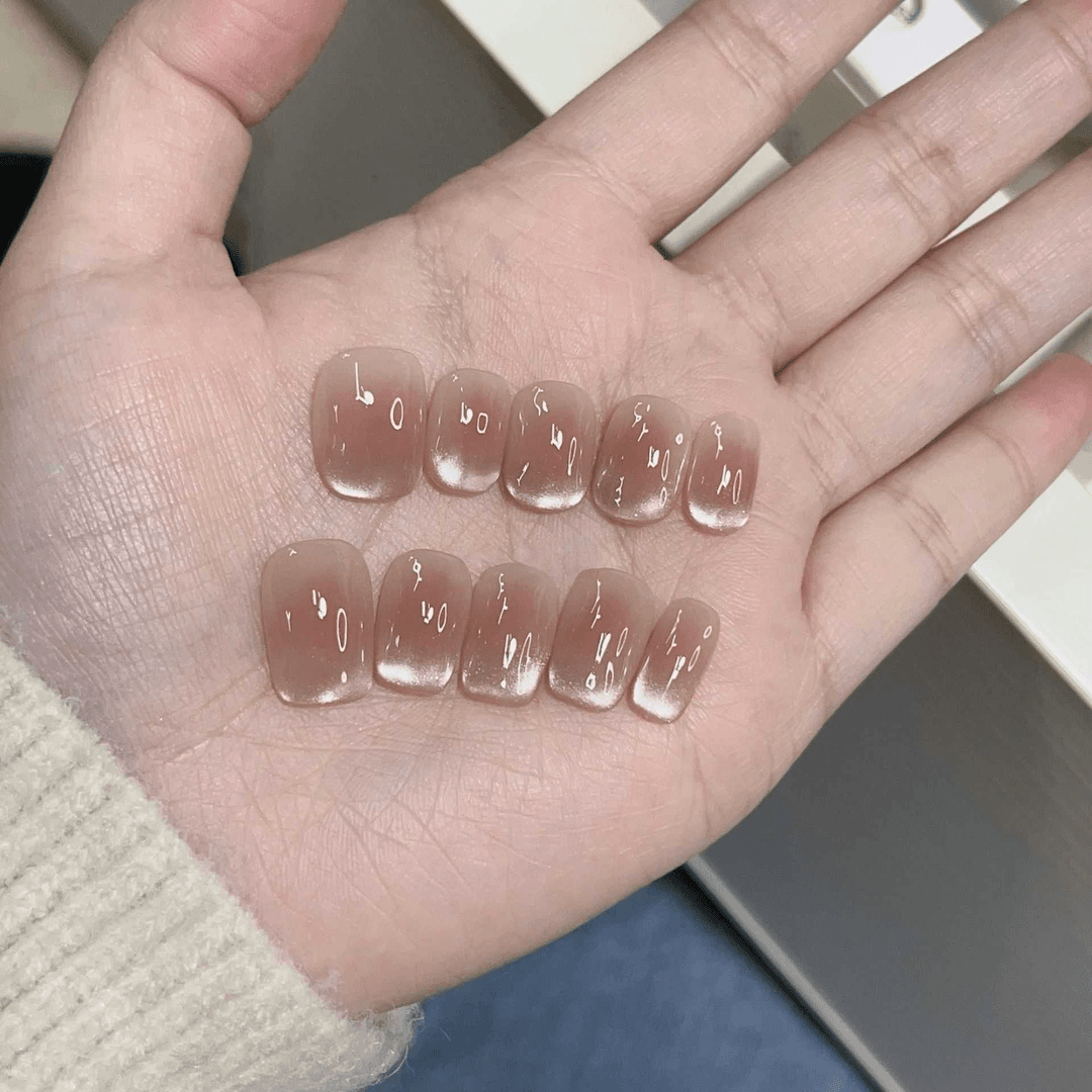 渐变香槟色猫眼手工美甲穿戴甲气质小众显白学生孕妇成品指甲贴片
