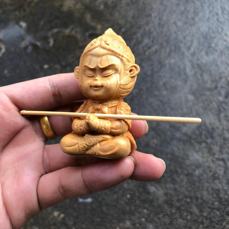 速发崖柏创雕木意人物车件齐天大圣工艺品斗战胜佛汽摆内饰装饰