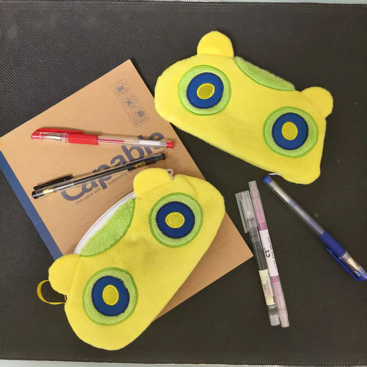 无畏契约周边玩偶创意嗨宝笔袋大容量文具收纳袋可爱便携式包