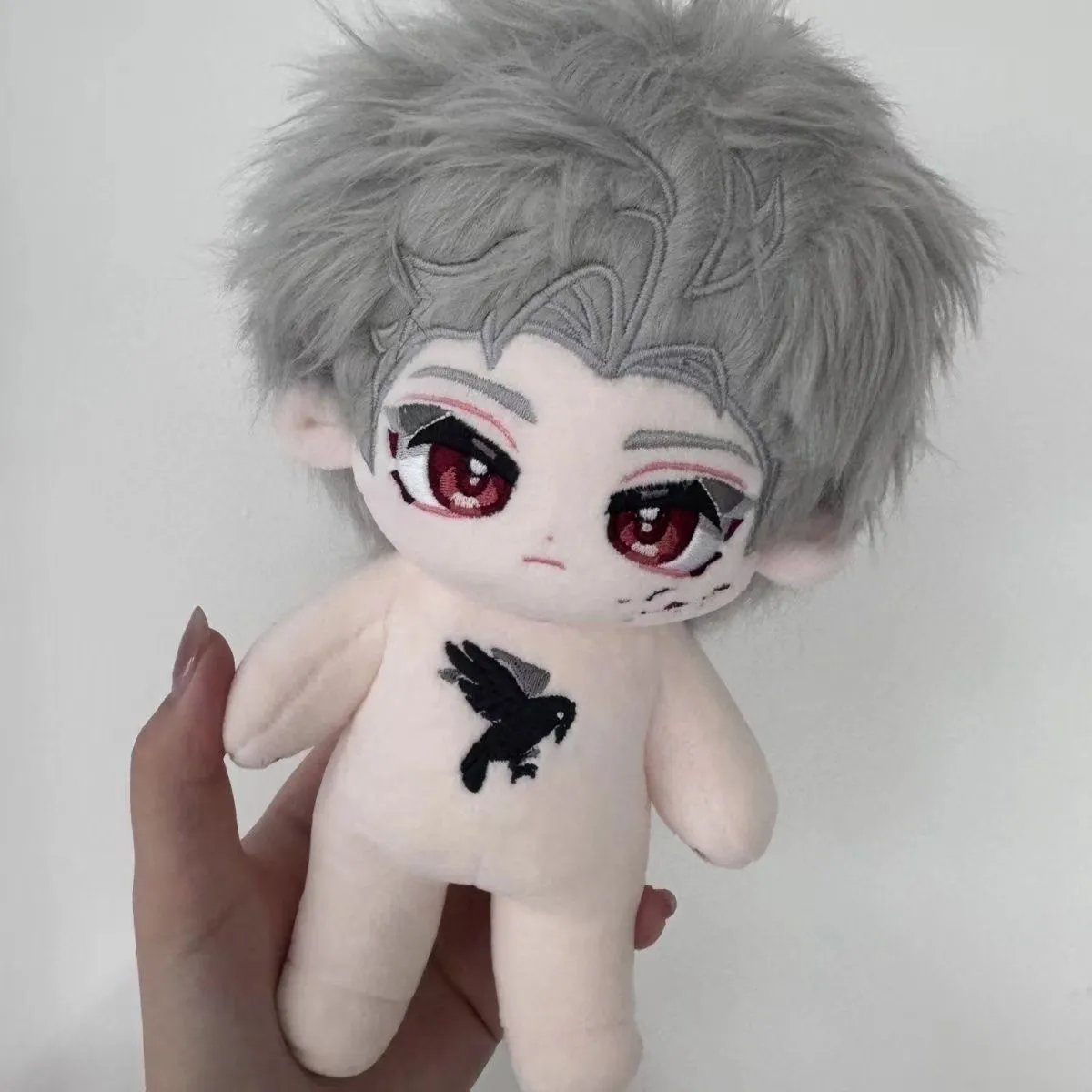 恋与深空周边乌鸦哥秦彻20cm棉花娃娃高颜值同人玩偶手工娃衣换装