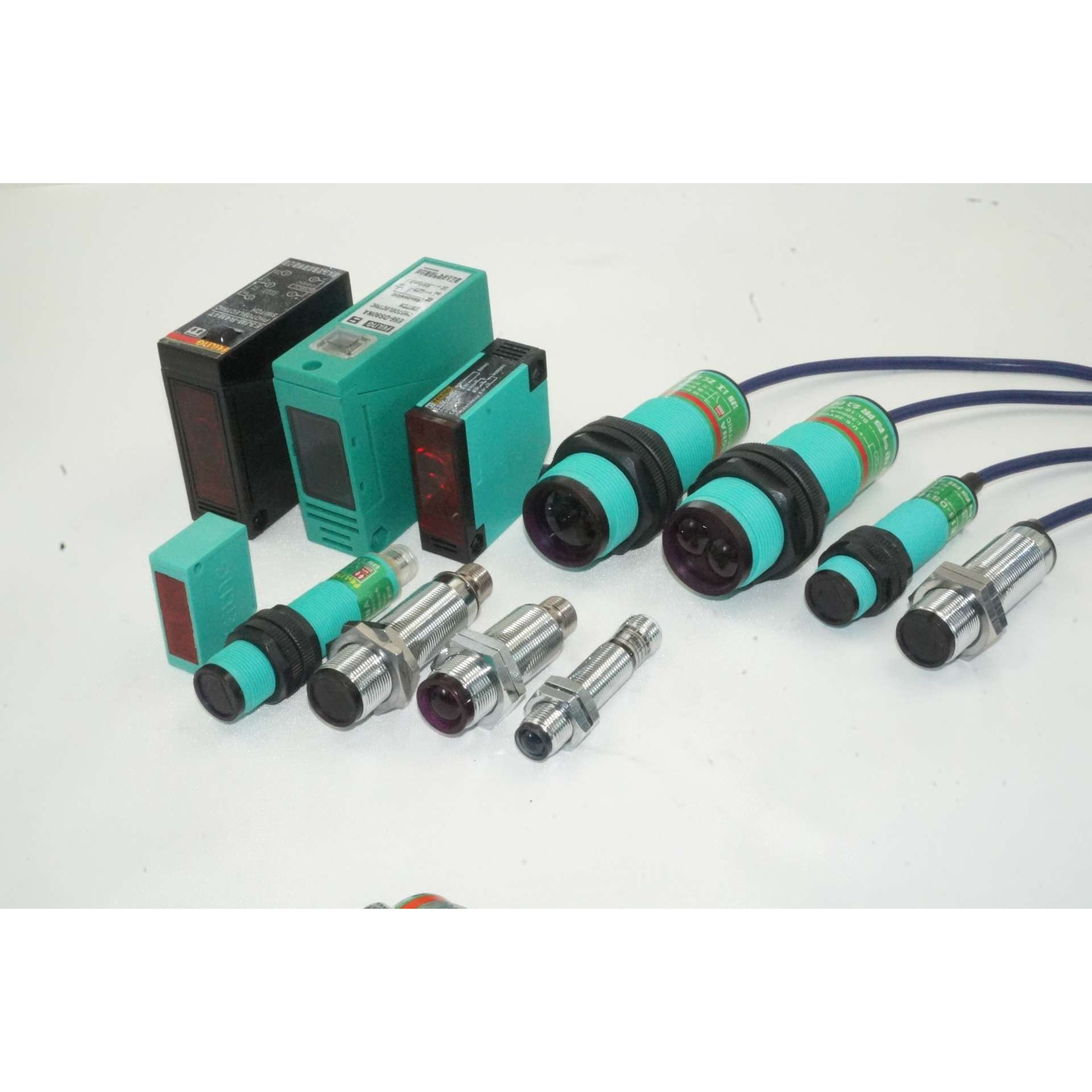 飞凌厂家直销/直流三线光电开关FEILING飞凌E18-DS200NA光电开关