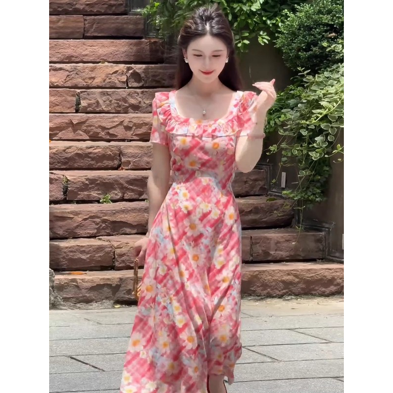 法式碎花短袖方领连衣裙女装2025夏季新款度假风气质茶歇绝美长裙